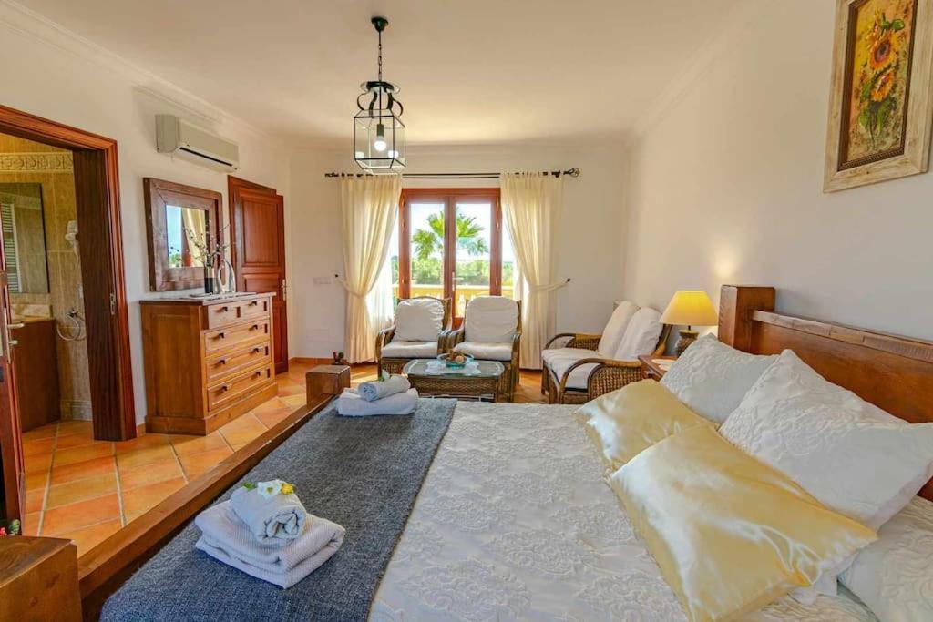 Villa Sanchez